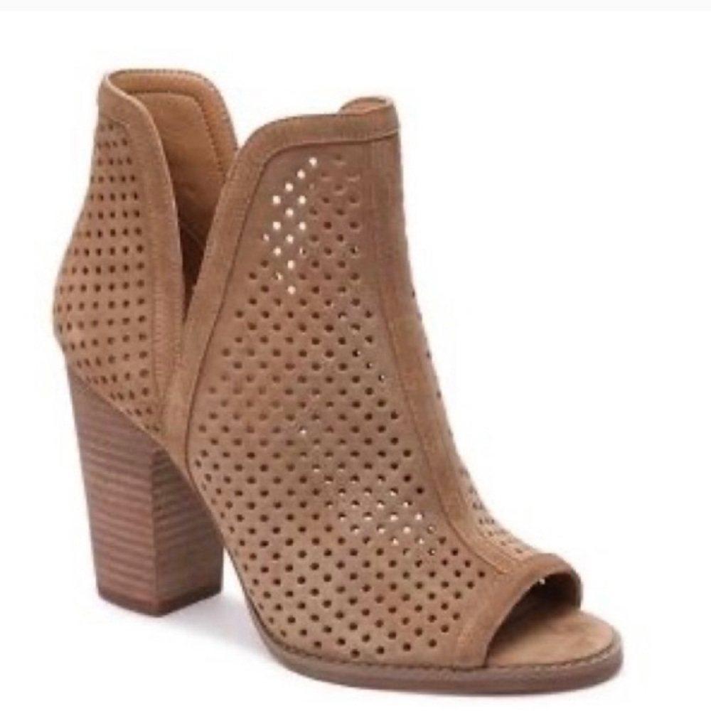 Tan heels